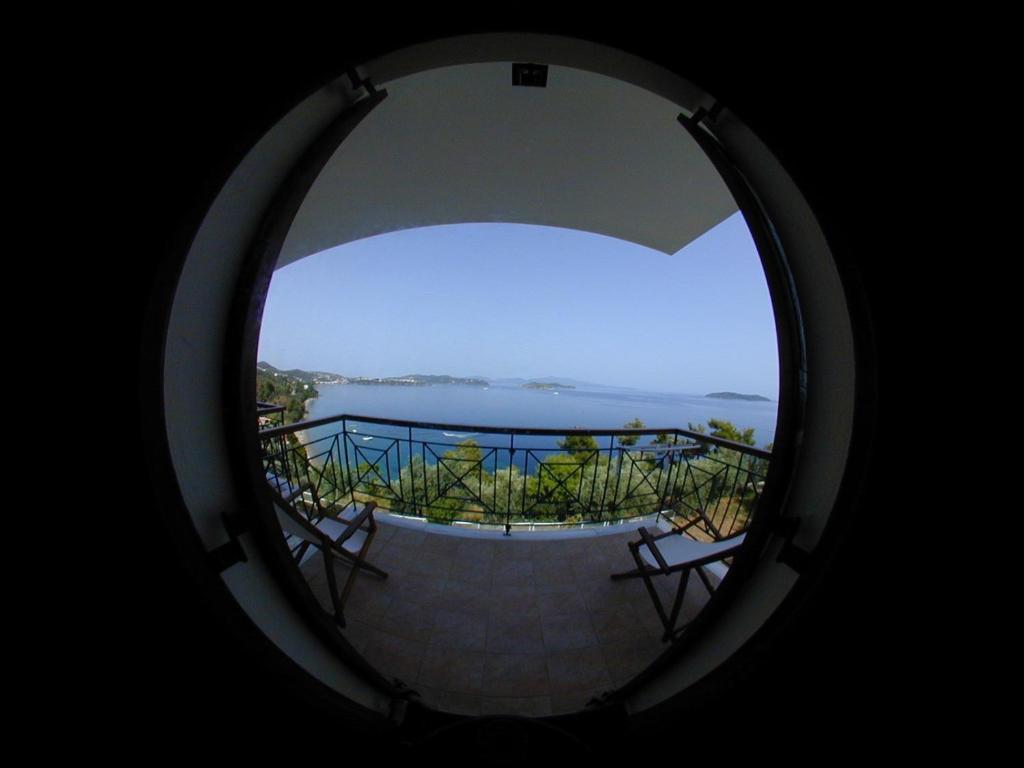 Vassilias Beach Vasilias  Bilik gambar
